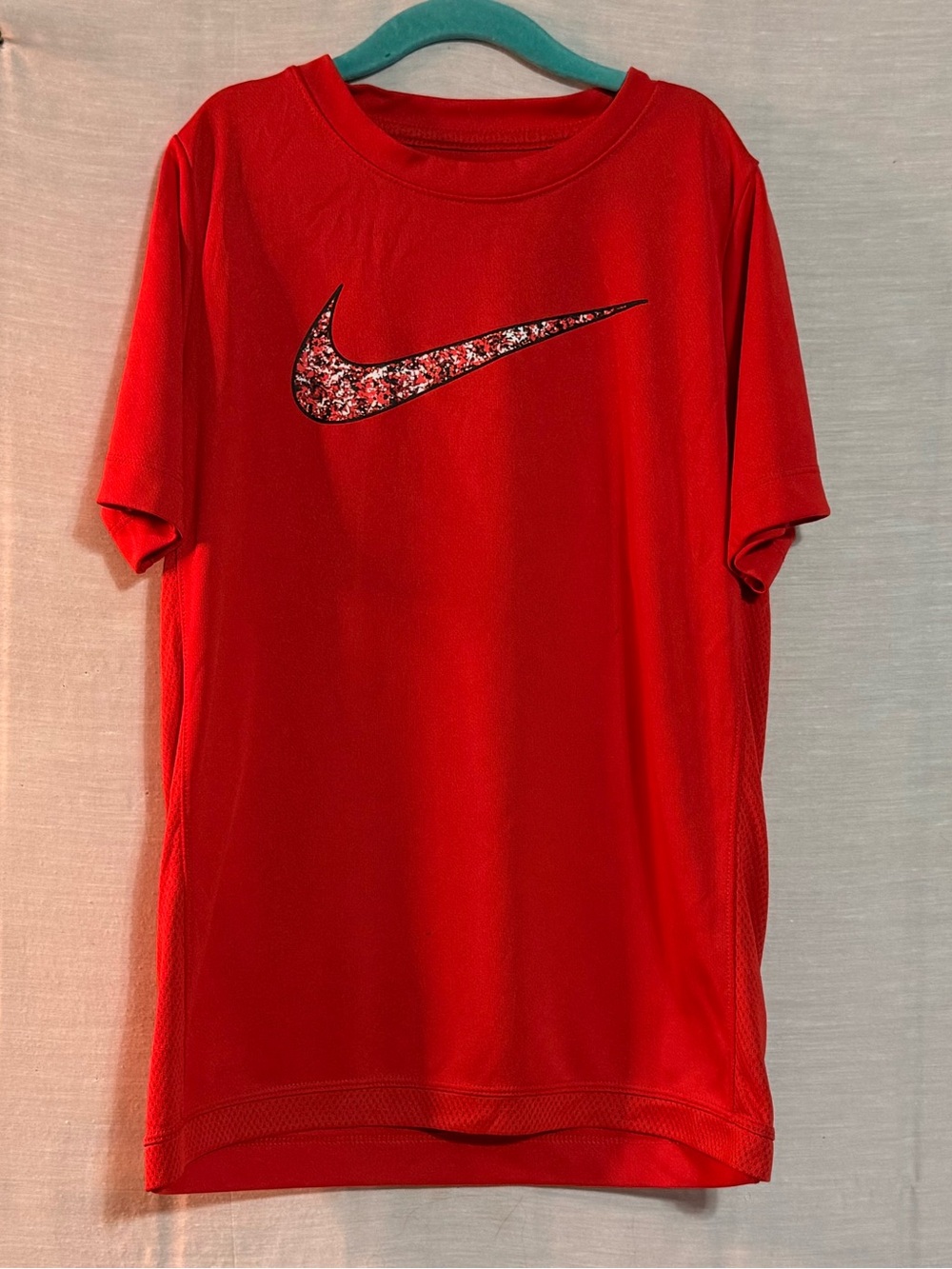 Nike Boys Dri-FIT Red Swoosh Athletic Shirt Size M